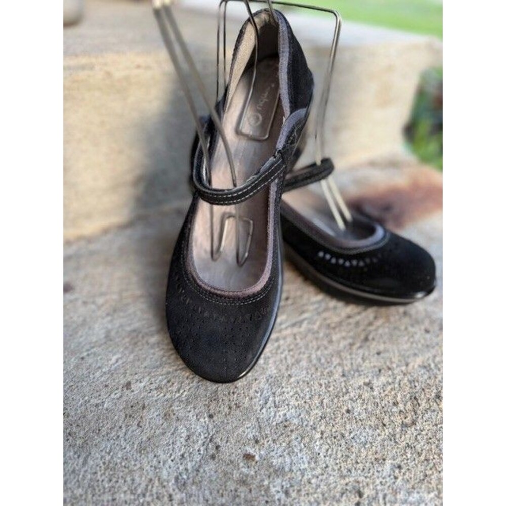 Jambu Black Mary Jane Heels - Picture 6 of 16